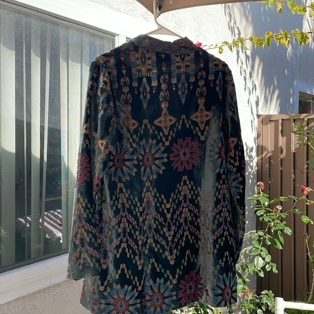 Johnny Was | Alika Velvet Silk Blazer - Picture 4 of 11